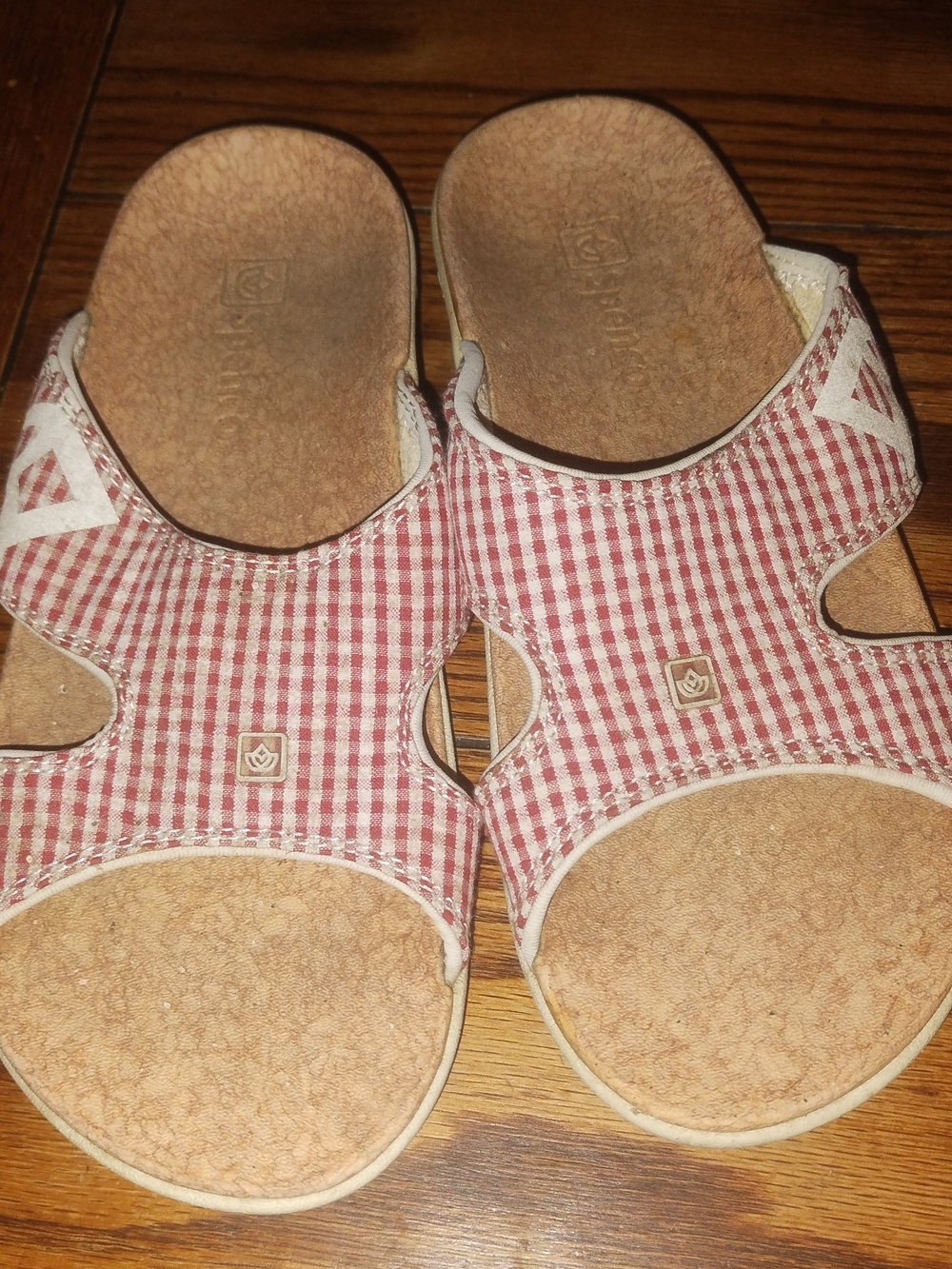 Spenco KHOLO Size 7 Gingham Comfort Sandals